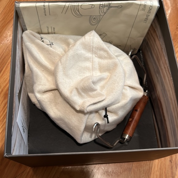 Michael Aram Butterfly Ginkgo Tea Pot / Kettle - New with box - Picture 6 of 6